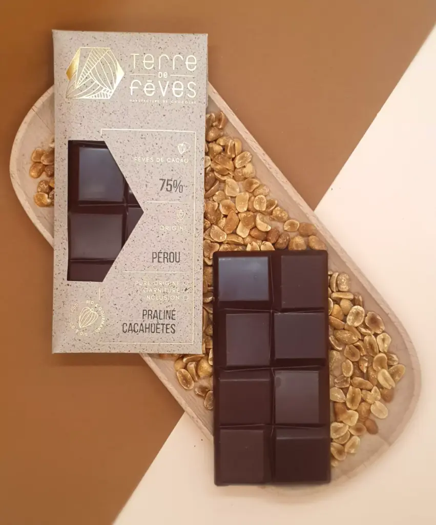 Tablette 75% au praliné Cacahuètes